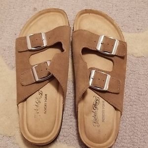 6 for $20🎈🎈🎈Faded glory sandals